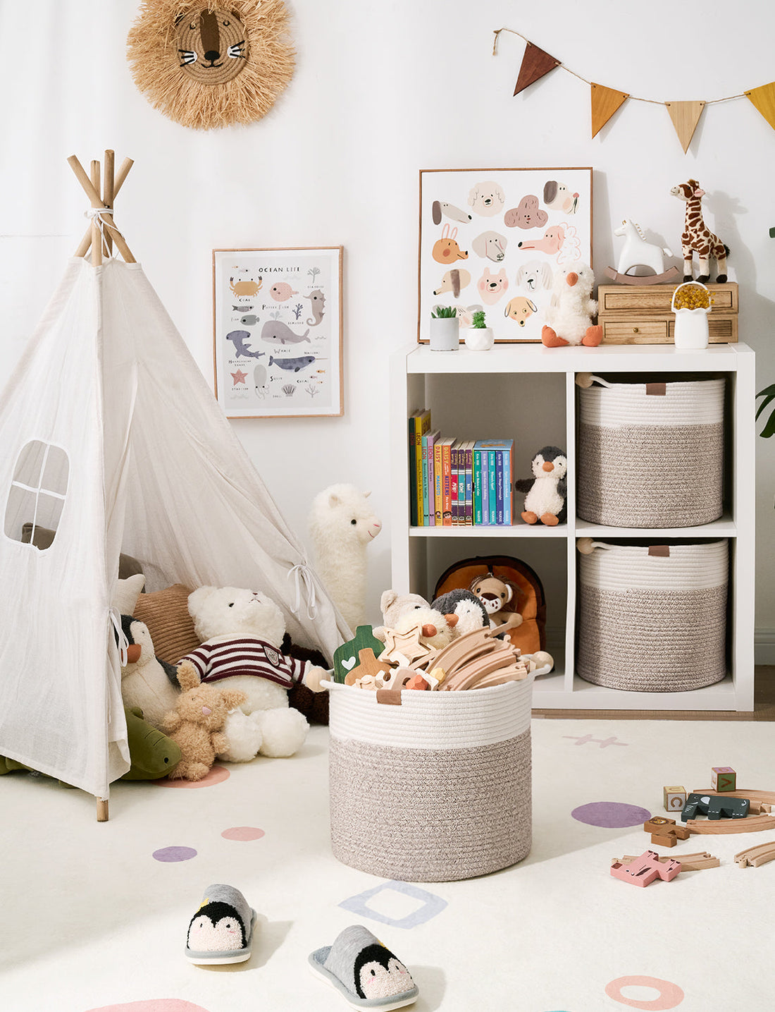 Woven Woven Basket with Wooden Handles for Organizing